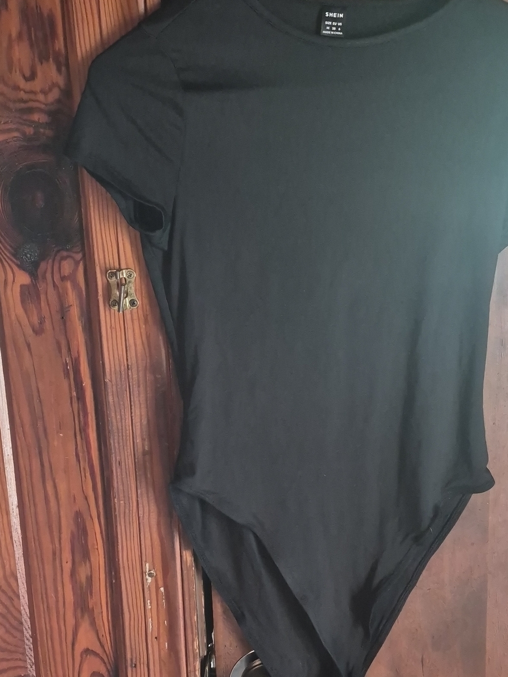 SHEIN Black Crewneck Short Sleeve Bodysuit
